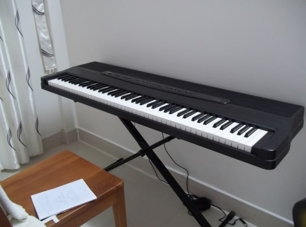Đàn piano điện hay piano cơ thích hợp với bạn