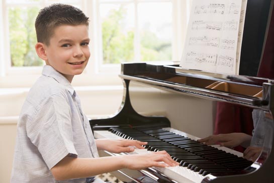 Trẻ bao nhiêu tuổi đã có thể học đàn piano