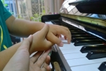 Vì sao nên cho trẻ học piano sớm