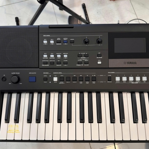 Đàn organ Yamaha PSR-E583